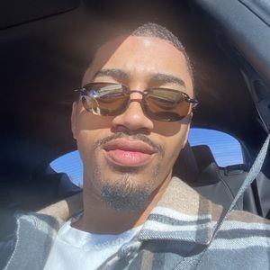 Meet your Posher, Jonathan